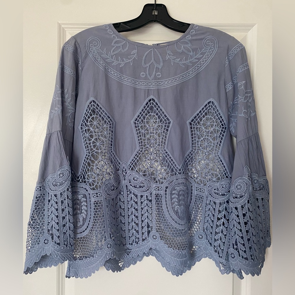 Altar’d State lace 3/4 sleeve zip back top